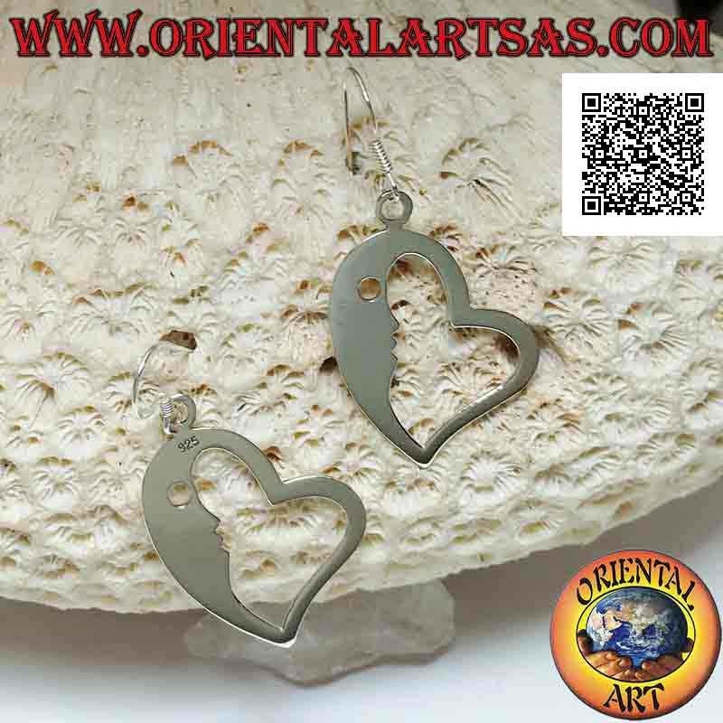 Orecchini in argento a monachella a forma di cuore pendente con mezzaluna su un lato