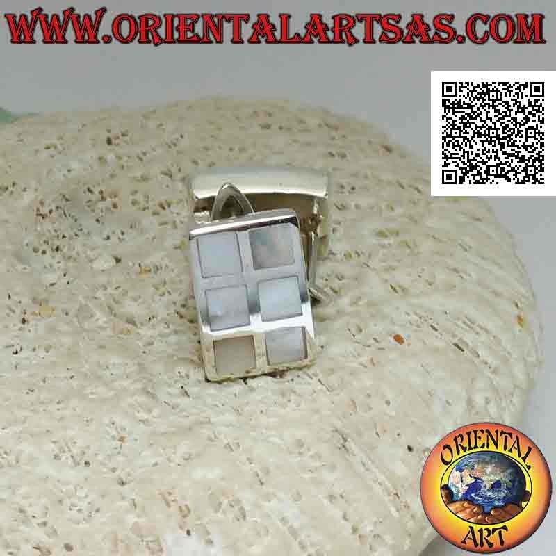 Boucles d'oreilles en argent avec fermeture à levier, rectangulaires avec 6 carrés de nacre affleurante