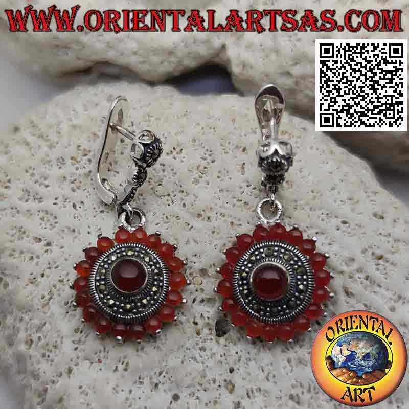Orecchini in argento tondo con 18+1 corniole tonde e marcasiti