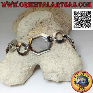 Silver chain bracelet with flat round rings with octagonal mother-of-pearl with smooth edge