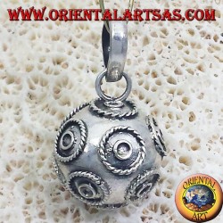 pendant (recall the angels) called silver angels diameter 16mm.