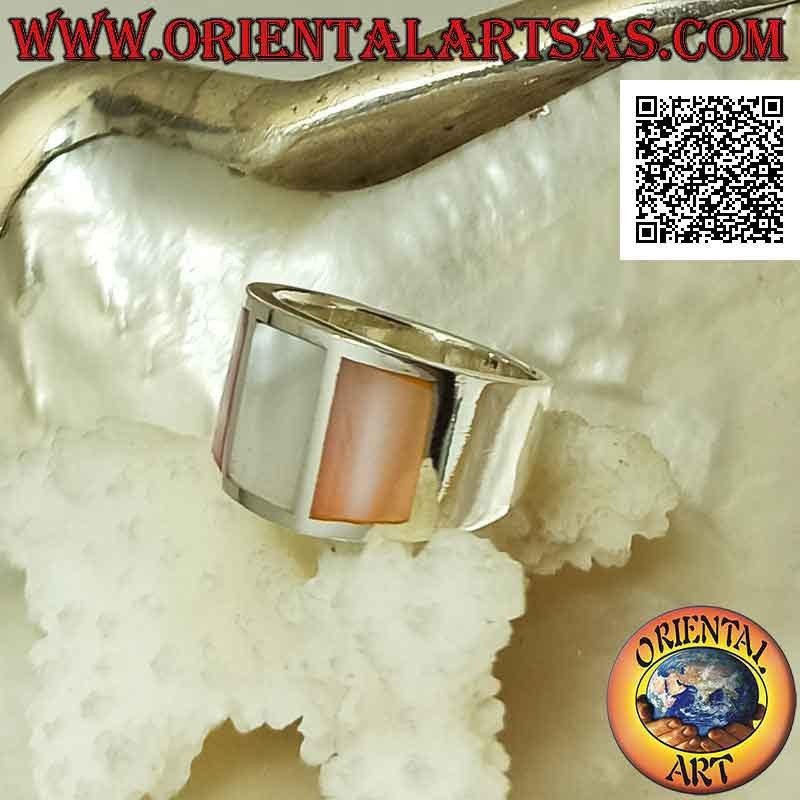 Anello in argento fascia liscia con tre madreperle multicolor incastonata a filo (3)