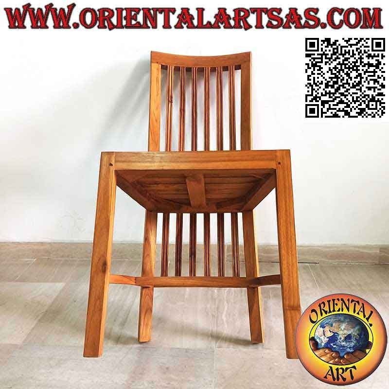 Sedia a schienale alto a fasce rigate verticali parallele in legno di teak
