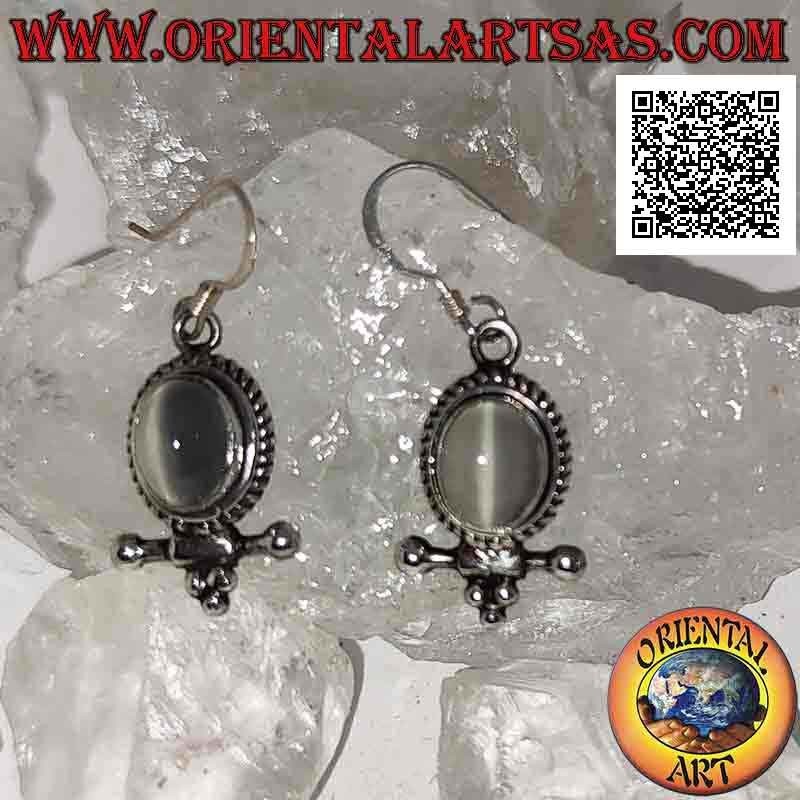 Boucles d'oreilles en argent avec pierre de lune ovale cabochon entouré d'entrelacements et bâton avec des boules en dessous