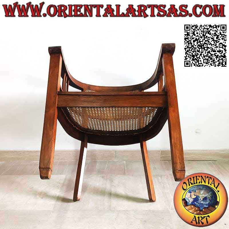 Poltrona tondeggiante in legno di teak con seduta e schienale in paglia di vienna (tripla fascetta)