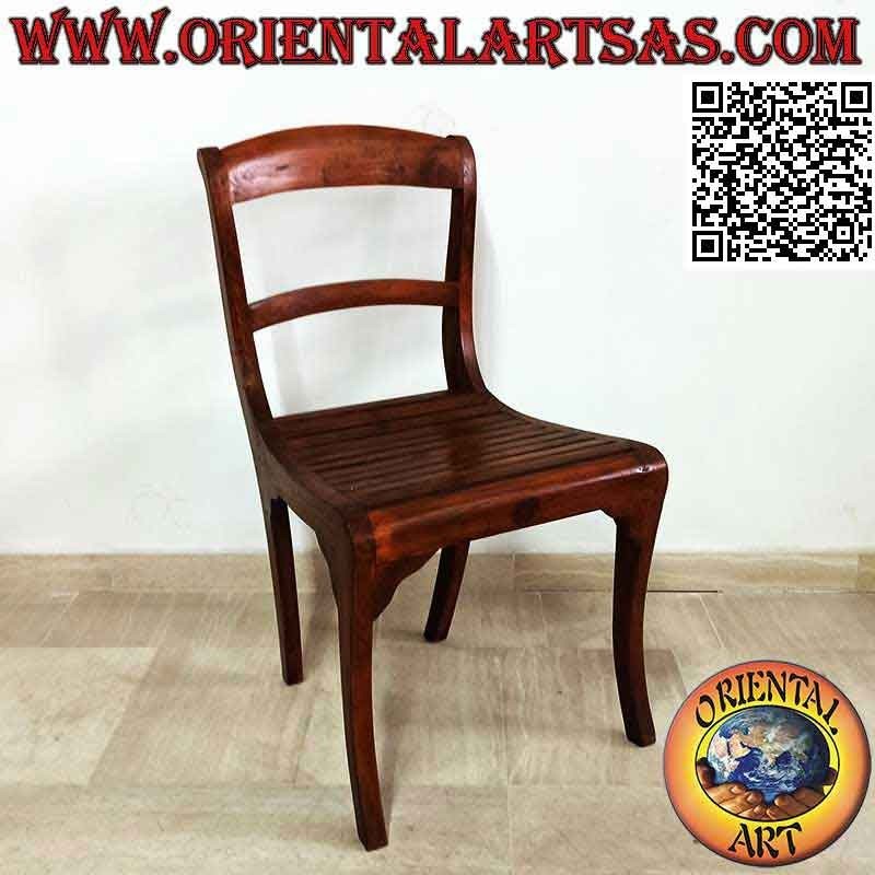 Silla curva con respaldo anatómico y base de listones, en madera de teca