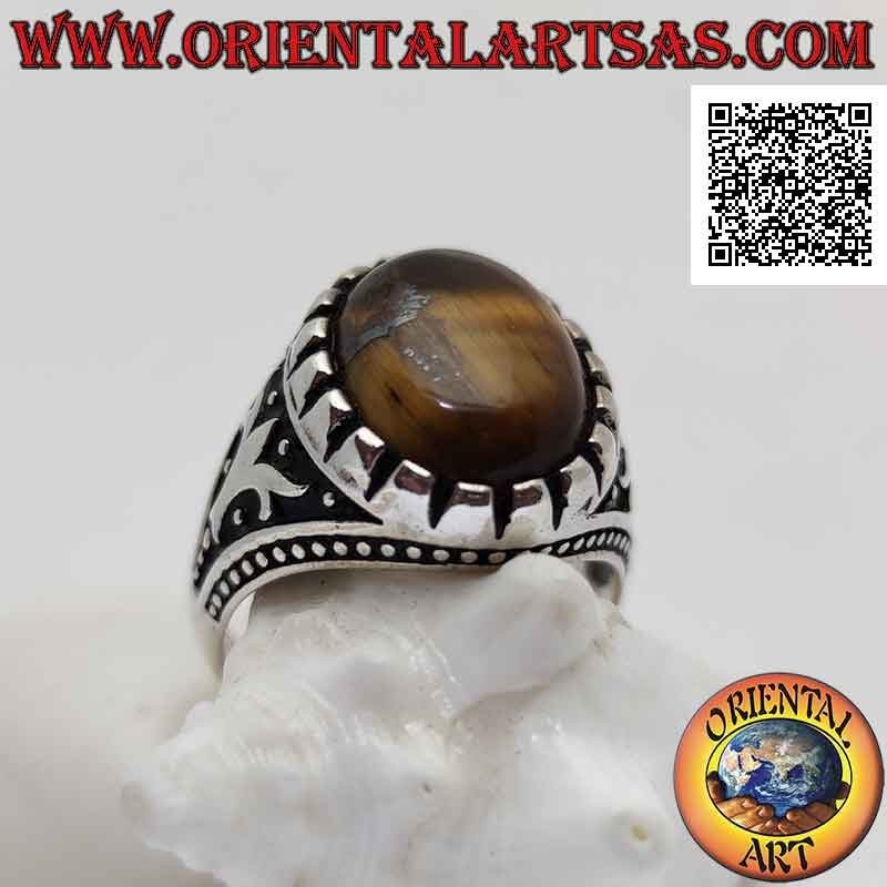 Bague en argent avec oeil de tigre ovale cabochon et arbre et boules en bas-relief sur les côtés
