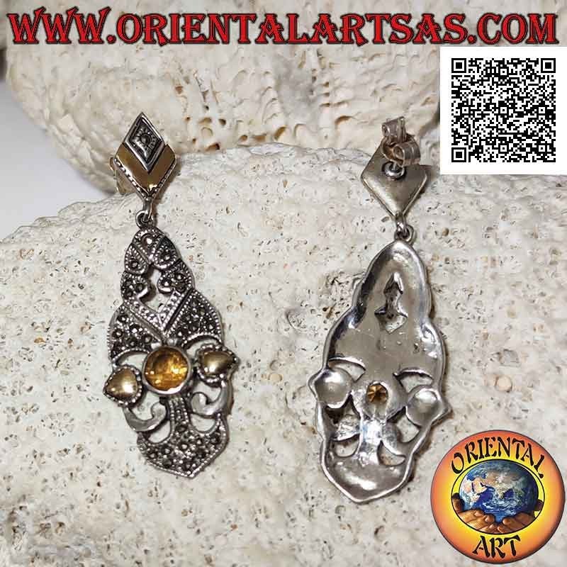 Orecchini in argento, piastra barocca traforata tempestata di marcassite, topazio giallo tondo e foglie d'oro