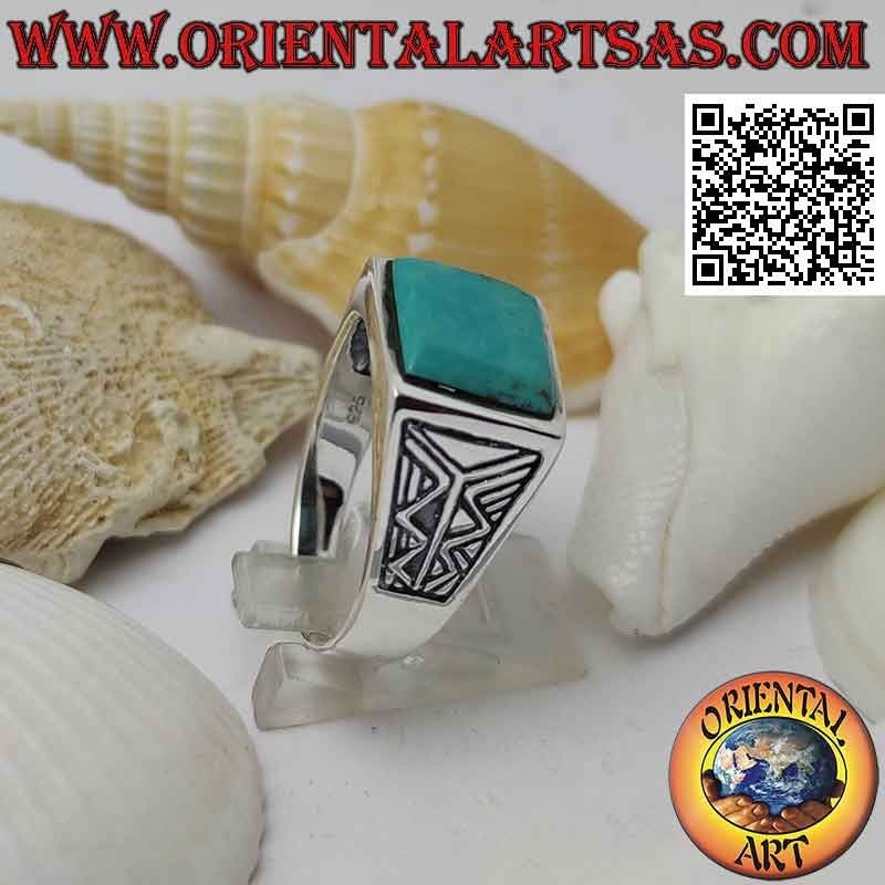 Anello in argento con turchese quadrato e incisione Azteca sui lati