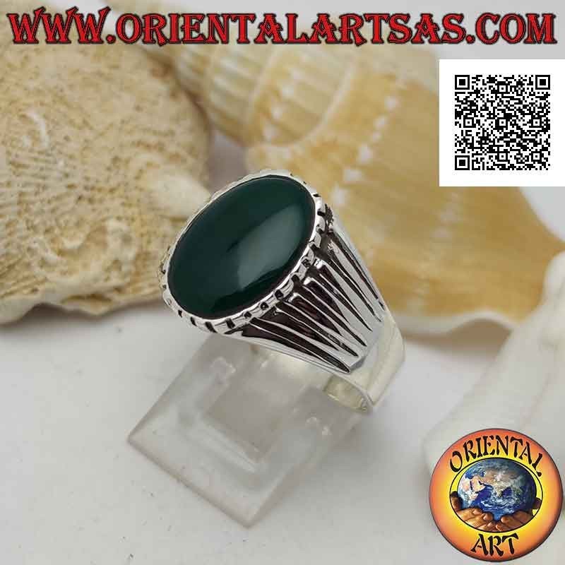 Silver ring with oval green agate and edge and side lined with parallel engravings