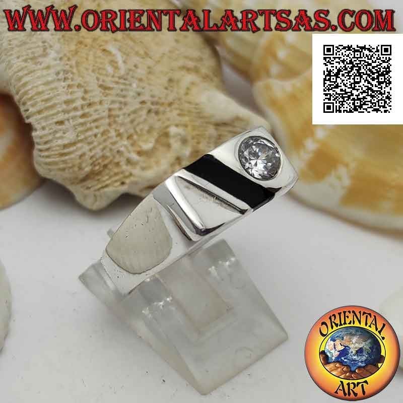 Elegant style smooth silver ring with onyx band and round white zircon
