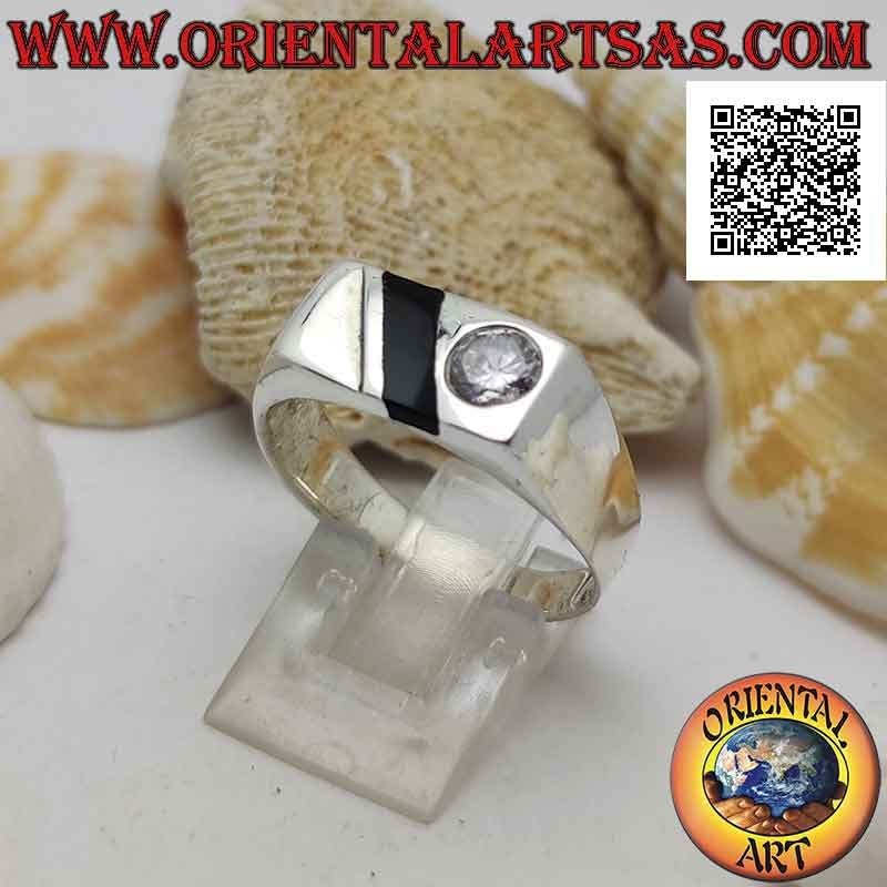 Anello in argento liscio in stile elegante con fascia di onice e zircone bianco tondo