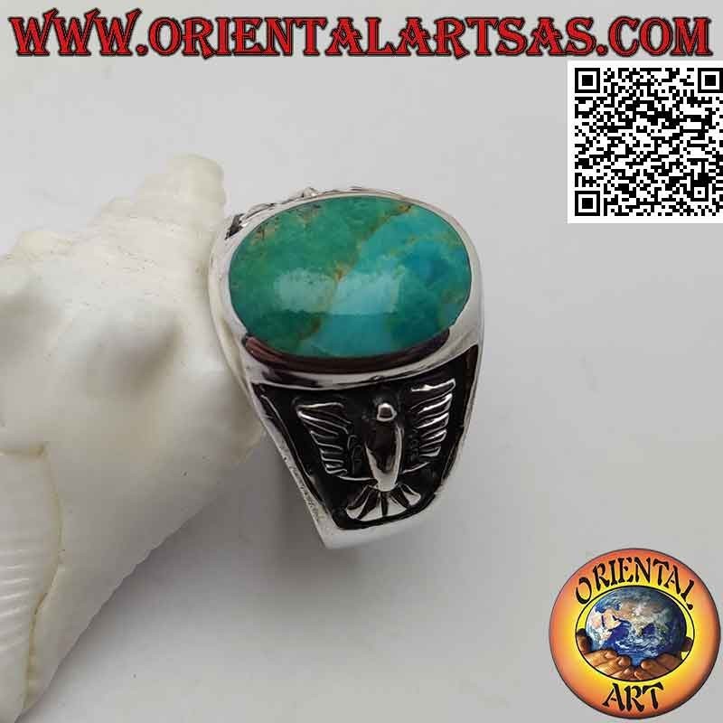 Bague en argent avec turquoise ovale naturelle et aigle bas-relief sur les côtés (24)