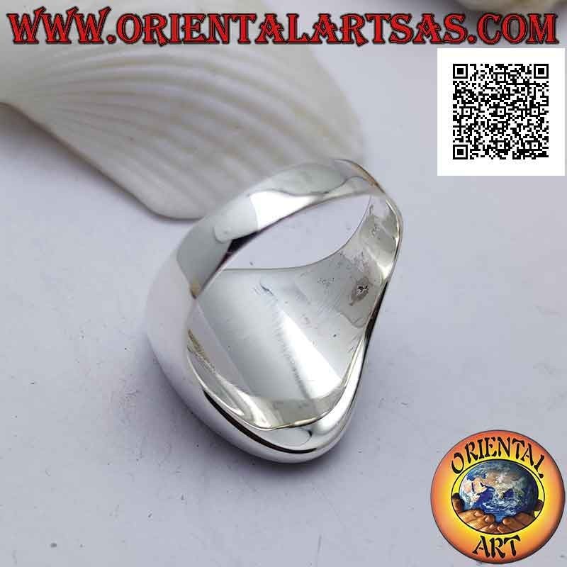 Anello in argento liscio con yin yang di madreperla e onice nell'ovale (piatto)