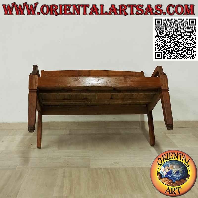 Panca antica con fiori intagliata a mano in legno di teak
