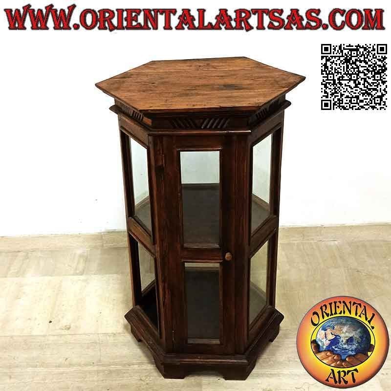 Vitrina hexagonal con dos baldas y decoración de líneas oblicuas en madera de teca (oscura)
