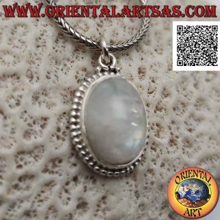Ciondolo in argento con pietra di luna arcobaleno ovale cabochon e cornice di palline