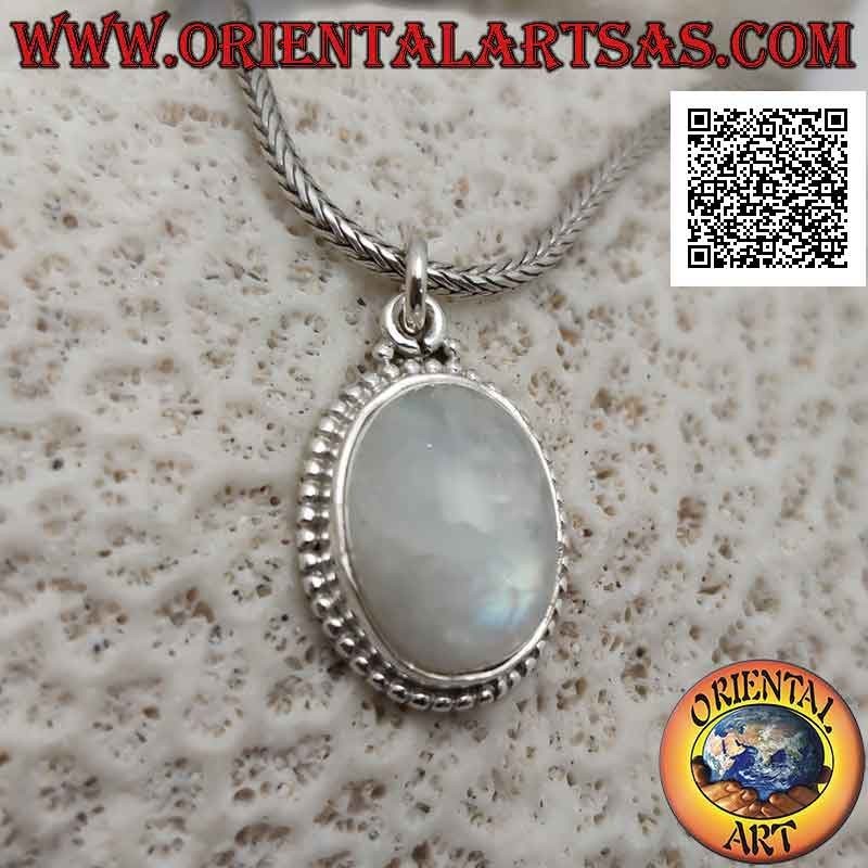Pendentif en argent avec cabochon ovale arc-en-ciel pierre de lune et cadre en perles