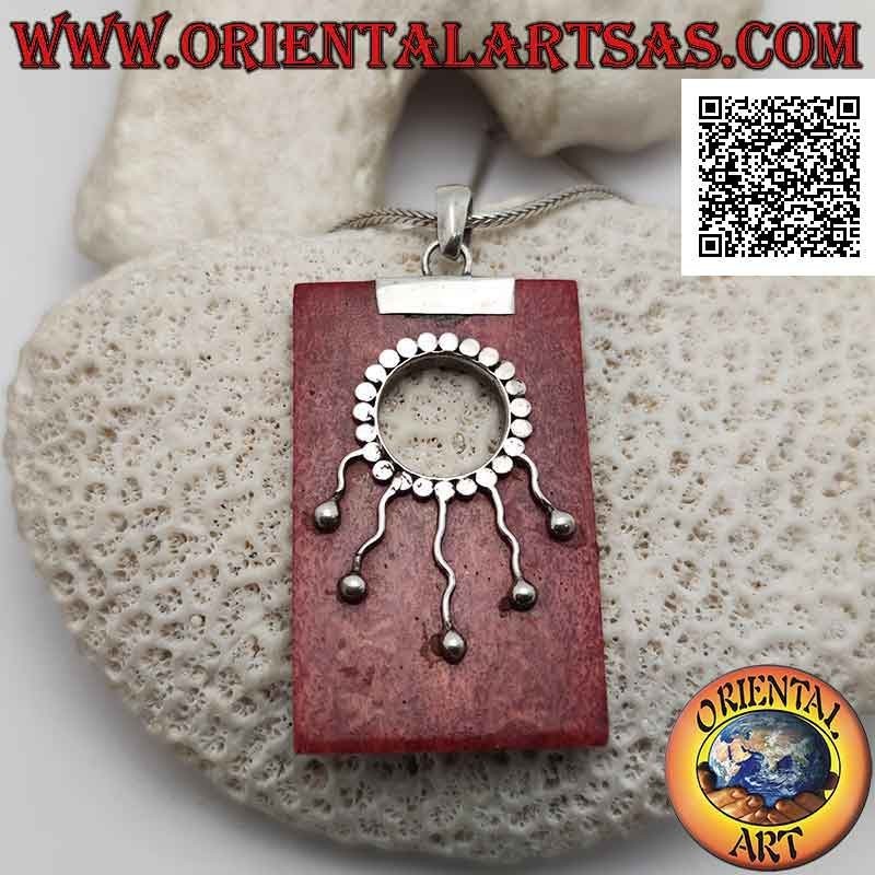 Pendentif en argent avec corail rouge (corail) rectangulaire avec trou et décor ondulé