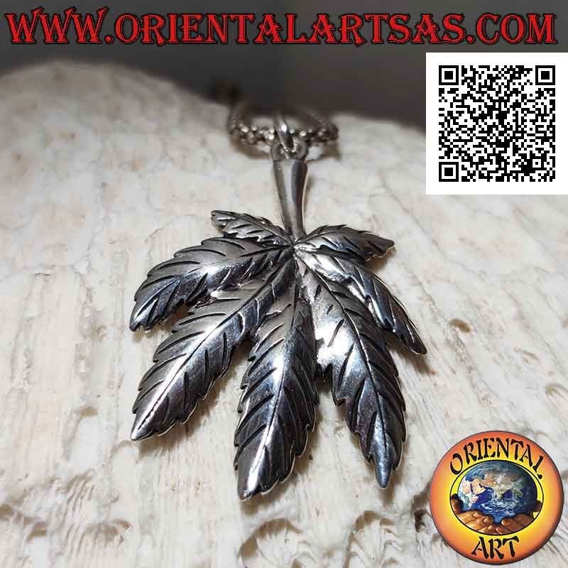 Ciondolo in argento foglia di marijuana cannabis grande