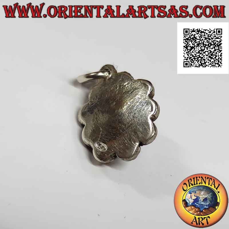 Pendentif fleur en argent avec cabochon central grenat ovale entouré de coraux