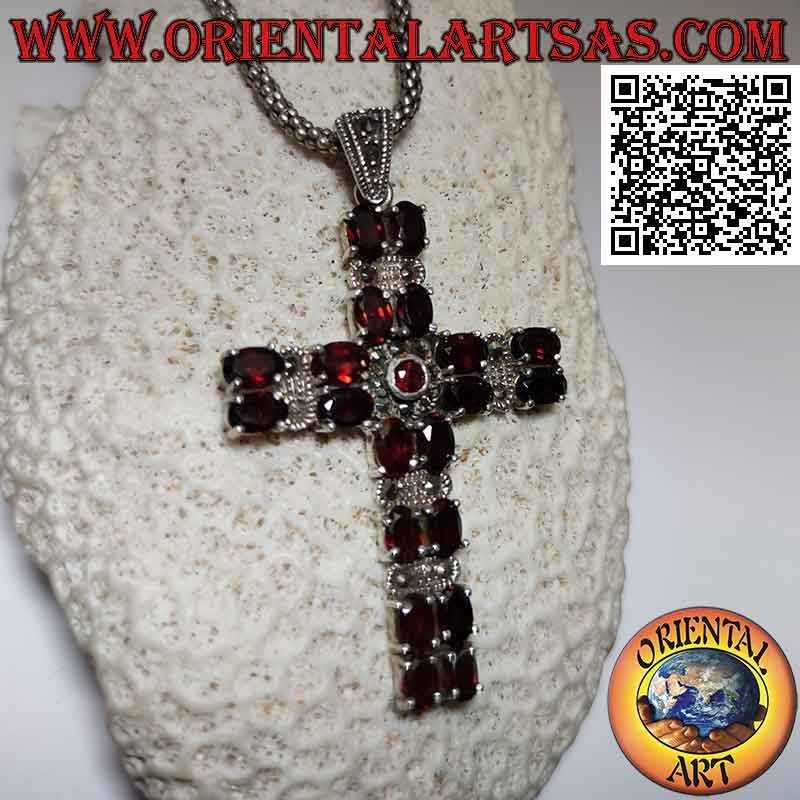 Ciondolo in argento croce cristiana con due file di granati ovali naturali alternati a marcassite