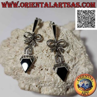 Pendientes de plata tachonados de marcasita con lazo y ónix en forma de diamante