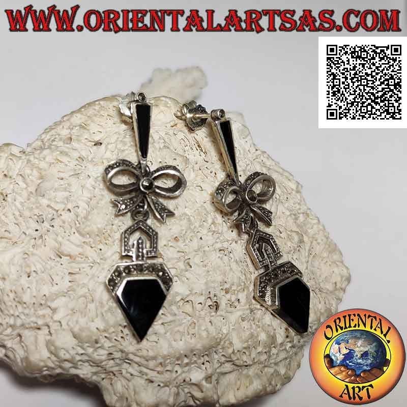 Orecchini in argento tempestati di marcassite con fiocco e onice a forma di diamante pendenti