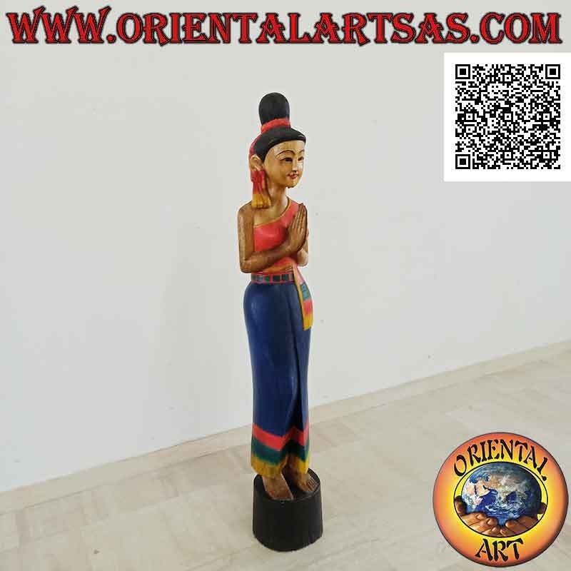 Escultura de una mujer tailandesa en saludo formal de bienvenida "Wai o Sawasdee" en madera de suar de 150 cm (azul)