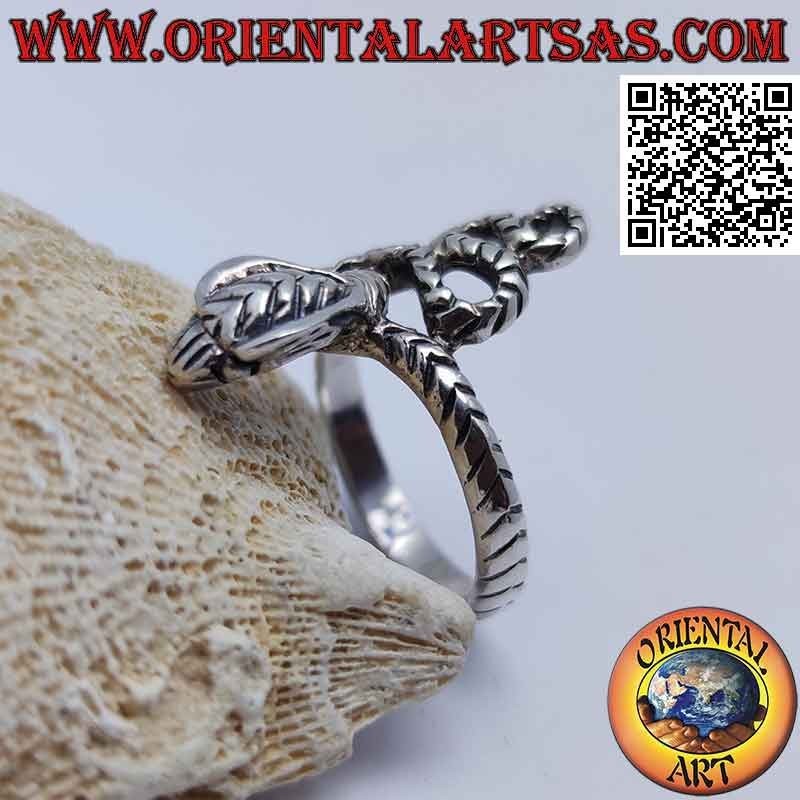 Anello in argento a forma di serpente "cobra" sagomato e avvolgente