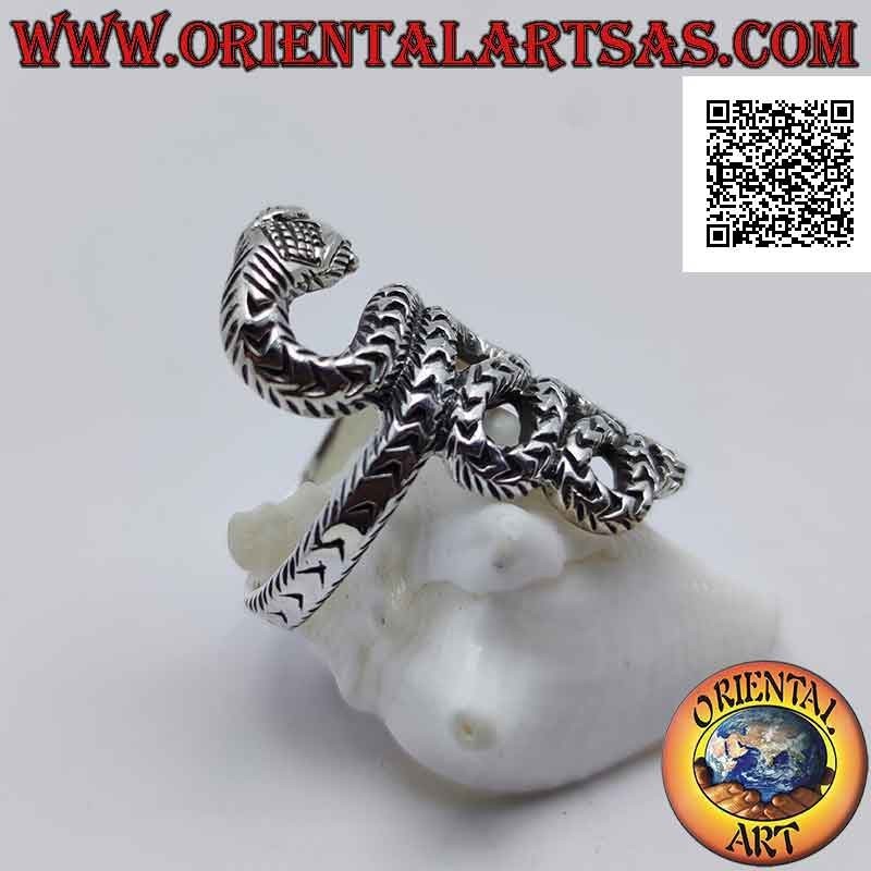 Anillo de plata en forma de víbora con piel grabada en movimiento sinuoso (grande)