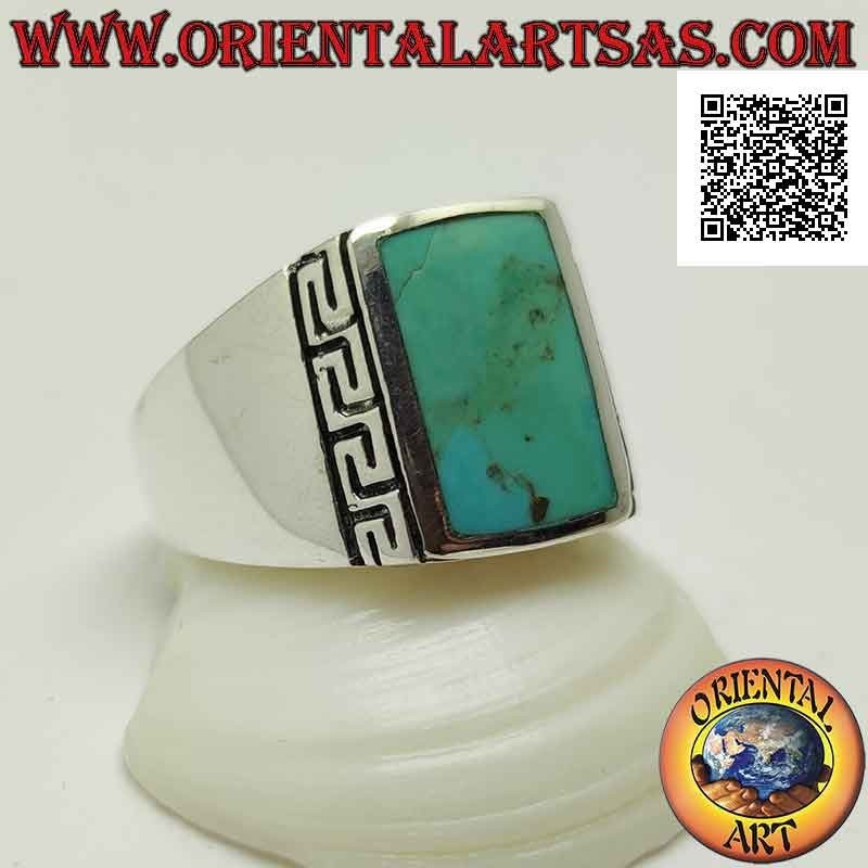 Anello in argento con turchese naturale rettangolare contornato da incisione a greca (27)