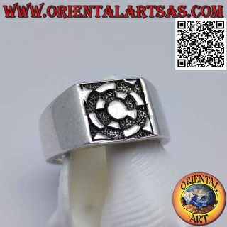 Anillo de plata con bajorrelieve "cruz astral"