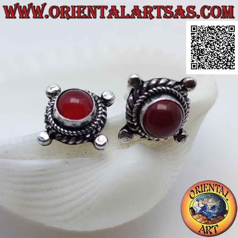 Lobe earrings with round cabochon carnelian surrounded by interlacing and ball on the four cardinal points