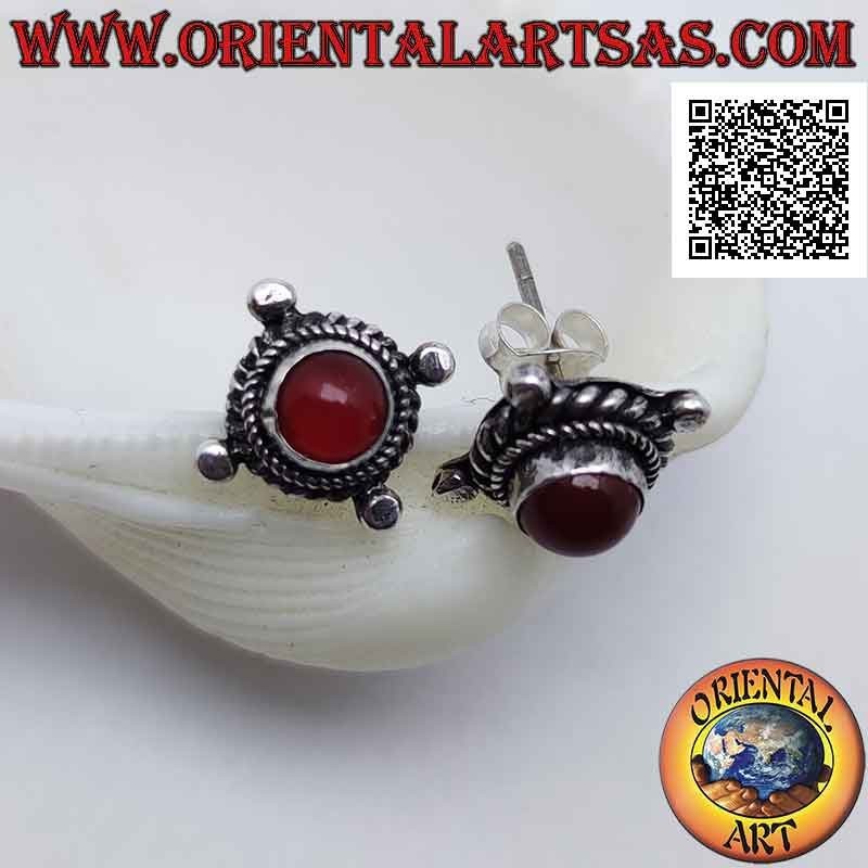 Lobe earrings with round cabochon carnelian surrounded by interlacing and ball on the four cardinal points