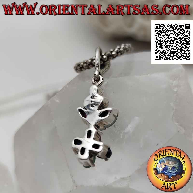 Pendentif en argent avec rubis ronds et ovales naturels, sertis d'émeraudes et saphirs et marcassite