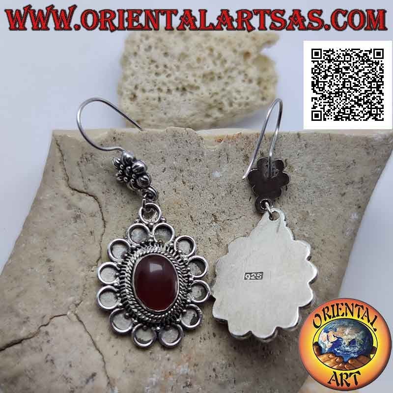Boucles d'oreilles crochet en argent avec cabochon ovale cornaline entouré de cercles bas-relief
