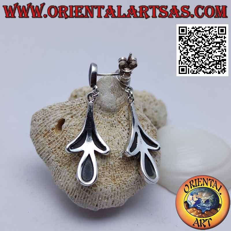 Pendientes de plata en forma de hibisco con borde liso ónix