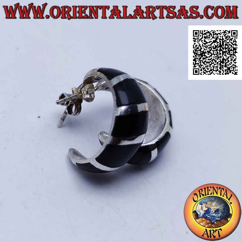 Orecchini in argento da lobo a cerchio a spessore crescente e fasce lisce e in onice alternate