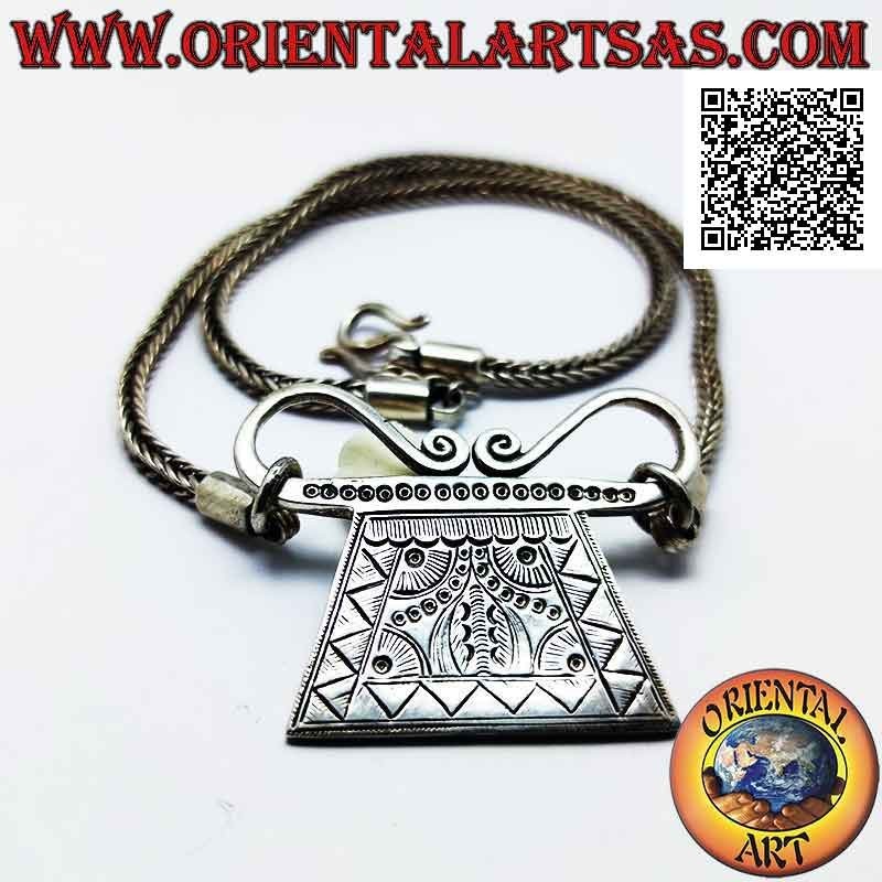 925 ‰ Silberkette aus quadratischen indonesischen Schlangenarmbändern, verbunden mit einer gravierten Schatulle (47 cm)