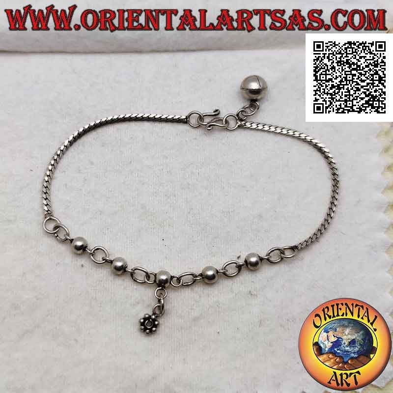 Bracciale in argento 925‰, mix di snake piatto e palline concatenate con fiorellino e campanello pendenti