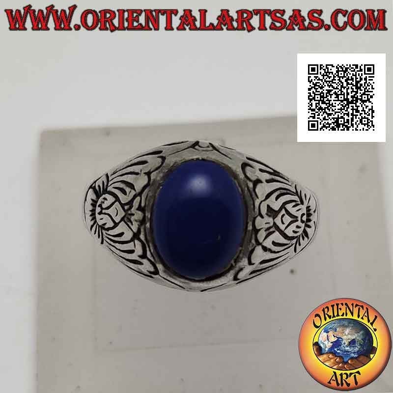 Silberring mit ovalem Cabochon Lapislazuli mit seitlich eingravierter Lotusblume