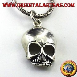 Skull pendant in silver