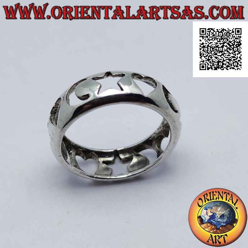 Anello in argento a fedina liscia bombata con cuori, stelle e lune traforate