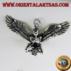 pendentif en argent, femme ailée avec le crâne