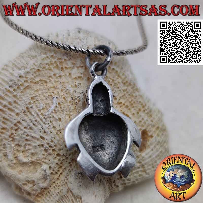 Pendentif en argent en forme de tortue de mer gravée et façonnée