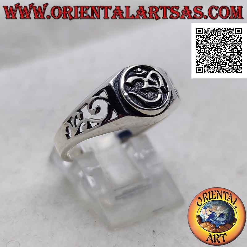 Silver ring with Sanskrit syllable "ॐ" Oṃ in the circle in bas-relief and openwork decoration on the sides