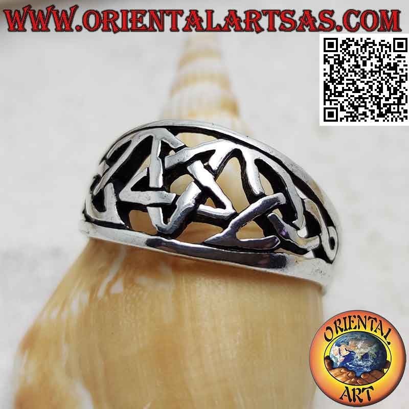 Anello in argento a fascia crescente traforata con pentacolo centrale e triquetra ed infinito sui lati