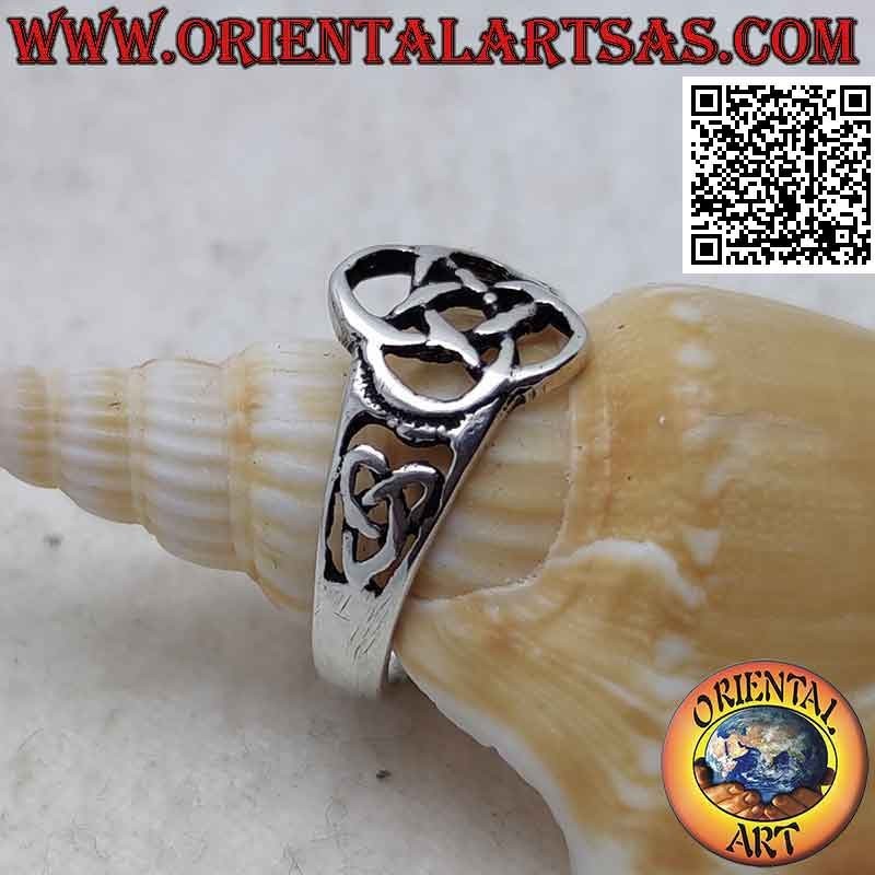 Anello in argento con nodo celtico "Stella dell'Eire" traforata
