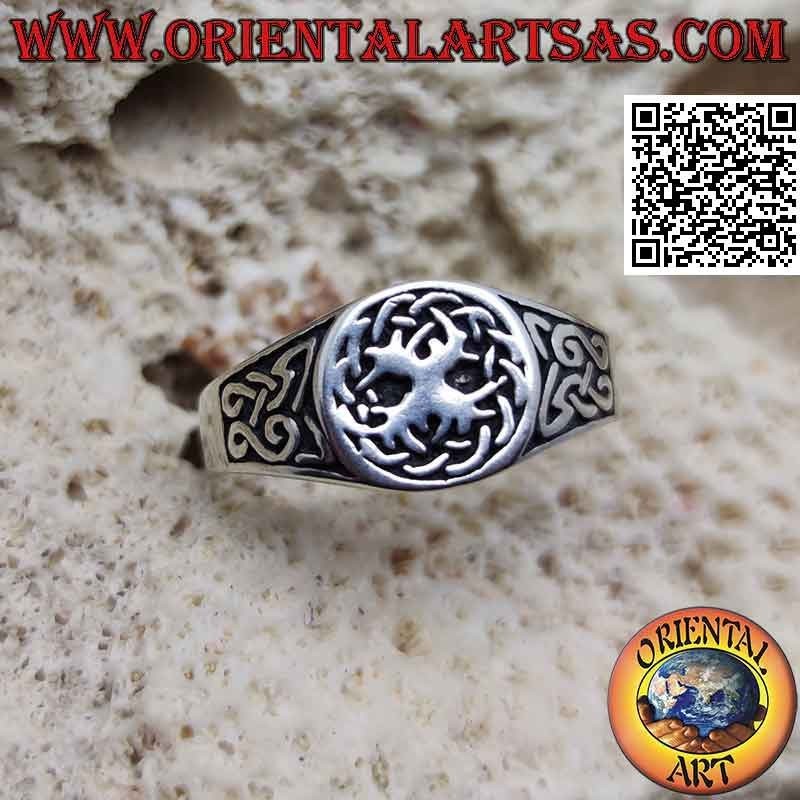 Anello con sigillo tondo di San Michele e nodi celtici in argento 925